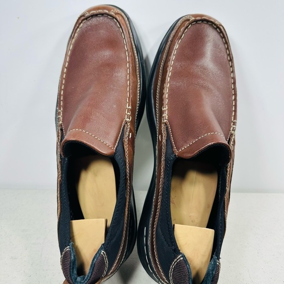 Clarks Brown Leather Slip On Shoes Loafers Men size 10,5 main image 6